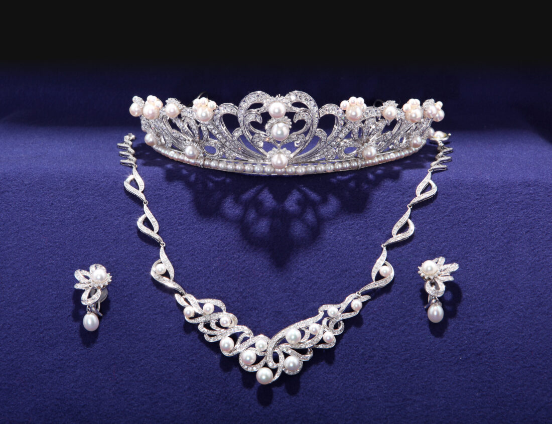 本真珠とダイヤモンドの豪華ティアラセット♥ - 大垣さし源 | 婚約指輪